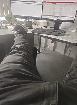 Snapshot of stunning_stallion chatting on October 10, 2025, 11:20 am stunning stallion online show from October 10, 2025, 11:20 am