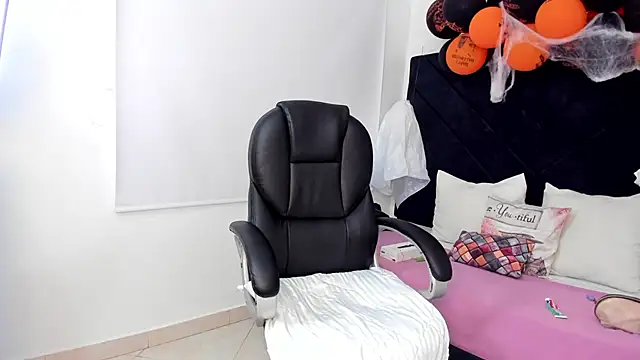 Snapshot of kate_lua chatting on October 23, 2025, 12:04 pm kate lua online show from October 23, 2025, 12:04 pm