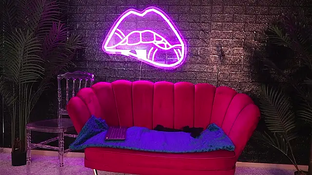 Snapshot of CherrySin chatting on February 1, 2026, 8:29 pm CherrySin online show from February 1, 2026, 8:29 pm