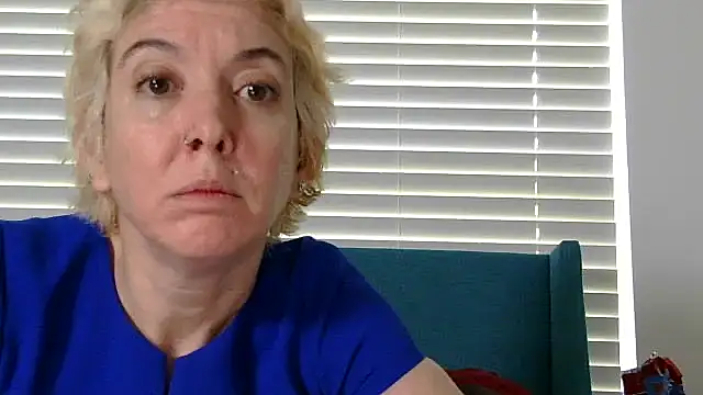 Snapshot of averysage333 chatting on September 18, 2025, 5:37 pm averysage333 online show from September 18, 2025, 5:37 pm