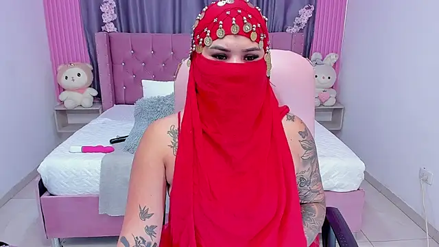 Nayla-Mouna online show from September 19, 2025, 7:58 pm