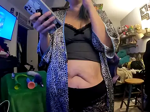 R4inbowK1tty online show from November 20, 2025, 5:40 am