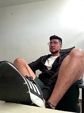 Snapshot of bryXonStorm chatting on October 5, 2025, 2:37 pm bryXonStorm online show from October 5, 2025, 2:37 pm