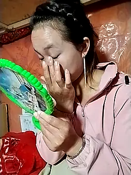 liu-liusexy online show from October 23, 2025, 1:05 am