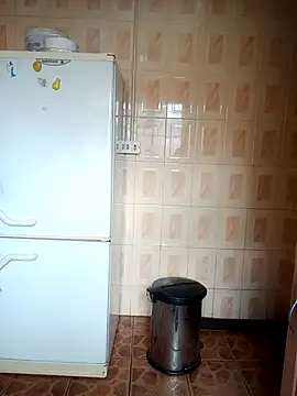 Snapshot of CARAMELSD chatting on October 4, 2025, 8:12 am CARAMELSD online show from October 4, 2025, 8:12 am