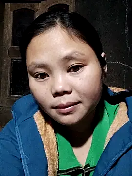 omiu-baby online show from December 18, 2025, 11:11 pm