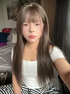 Snapshot of SarahBeii chatting on October 7, 2025, 4:09 am SarahBeii online show from October 7, 2025, 4:09 am