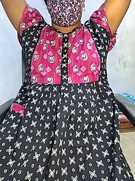 Snapshot of umashreetamil chatting on September 13, 2025, 6:40 pm umashreetamil online show from September 13, 2025, 6:40 pm