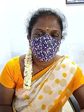 Snapshot of umashreetamil chatting on September 18, 2025, 5:26 pm umashreetamil online show from September 18, 2025, 5:26 pm