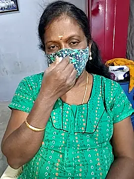 Snapshot of umashreetamil chatting on September 23, 2025, 5:38 pm umashreetamil online show from September 23, 2025, 5:38 pm