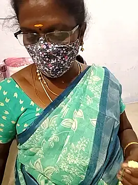 Snapshot of umashreetamil chatting on September 28, 2025, 1:38 pm umashreetamil online show from September 28, 2025, 1:38 pm