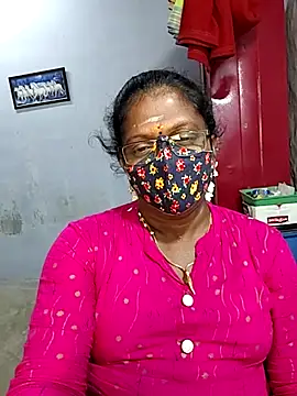 Snapshot of umashreetamil chatting on October 1, 2025, 2:12 pm umashreetamil online show from October 1, 2025, 2:12 pm