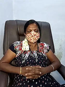 Snapshot of umashreetamil chatting on October 10, 2025, 5:01 pm umashreetamil online show from October 10, 2025, 5:01 pm