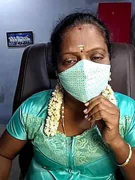 Snapshot of umashreetamil chatting on October 15, 2025, 5:18 am umashreetamil online show from October 15, 2025, 5:18 am