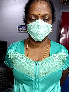 Snapshot of umashreetamil chatting on October 15, 2025, 5:24 pm umashreetamil online show from October 15, 2025, 5:24 pm