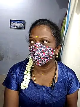 Snapshot of umashreetamil chatting on November 4, 2025, 12:21 am umashreetamil online show from November 4, 2025, 12:21 am