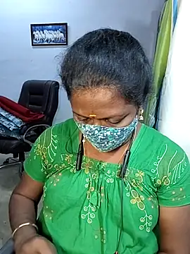 Snapshot of umashreetamil chatting on November 6, 2025, 4:30 pm umashreetamil online show from November 6, 2025, 4:30 pm