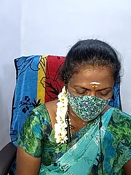 Snapshot of umashreetamil chatting on November 11, 2025, 11:32 am umashreetamil online show from November 11, 2025, 11:32 am