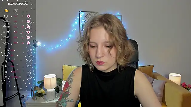 Snapshot of Hailey_Foxy chatting on September 28, 2025, 8:52 am Hailey Foxy online show from September 28, 2025, 8:52 am