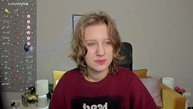 Snapshot of Hailey_Foxy chatting on October 4, 2025, 8:45 am Hailey Foxy online show from October 4, 2025, 8:45 am