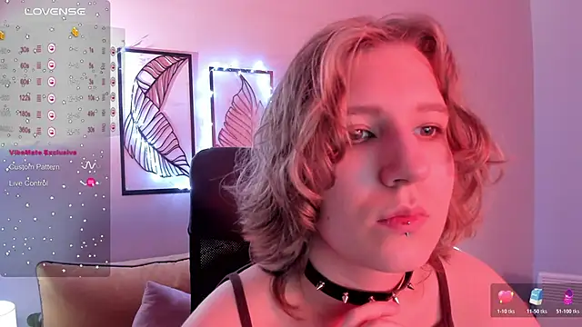 Snapshot of Hailey_Foxy chatting on October 30, 2025, 9:00 am Hailey Foxy online show from October 30, 2025, 9:00 am