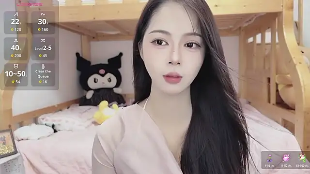 Snapshot of Sue101010 chatting on September 22, 2025, 8:16 am Sue101010 online show from September 22, 2025, 8:16 am