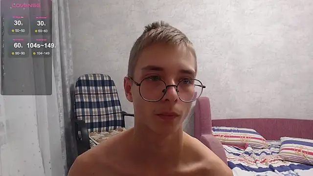 Snapshot of glasses_cat chatting on October 10, 2025, 3:22 pm glasses cat online show from October 10, 2025, 3:22 pm