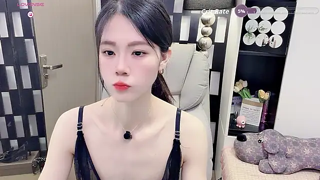 Yueyue-MM online show from June 3, 2026, 12:35 am