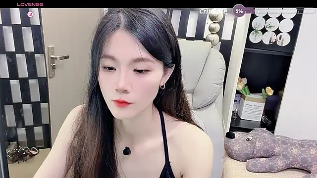 Yueyue-MM online show from July 8, 2026, 2:54 pm