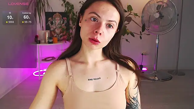 ChloeSummers online show from October 14, 2025, 6:52 pm