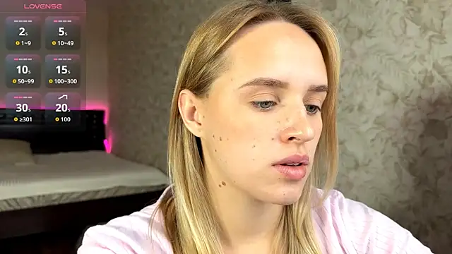 Snapshot of ElisabetLorney chatting on October 20, 2025, 8:15 am ElisabetLorney online show from October 20, 2025, 8:15 am