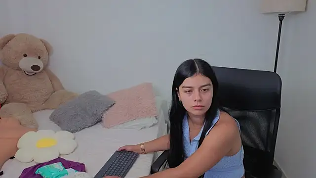 valerihouse online show from October 4, 2025, 10:41 pm