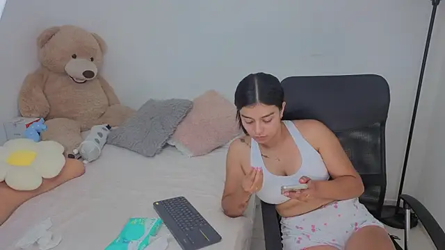 valerihouse online show from November 7, 2025, 1:16 am