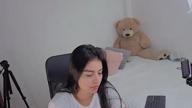 valerihouse online show from January 17, 2026, 12:59 am