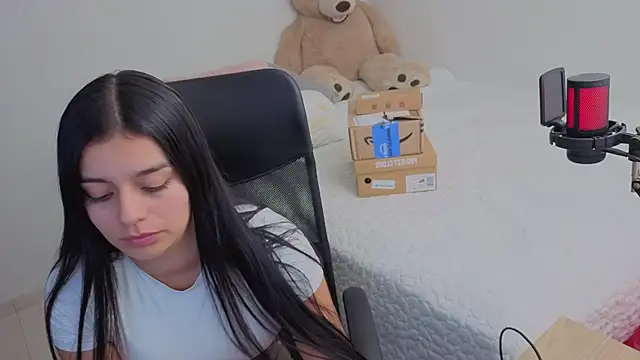 valerihouse online show from February 11, 2026, 12:26 am