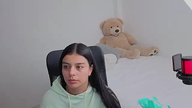 valerihouse online show from February 18, 2026, 1:12 am