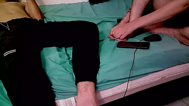 g0lden boss online show from October 8, 2025, 6:00 am