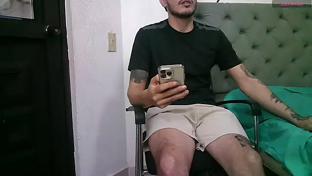 g0lden boss online show from October 21, 2025, 5:30 am