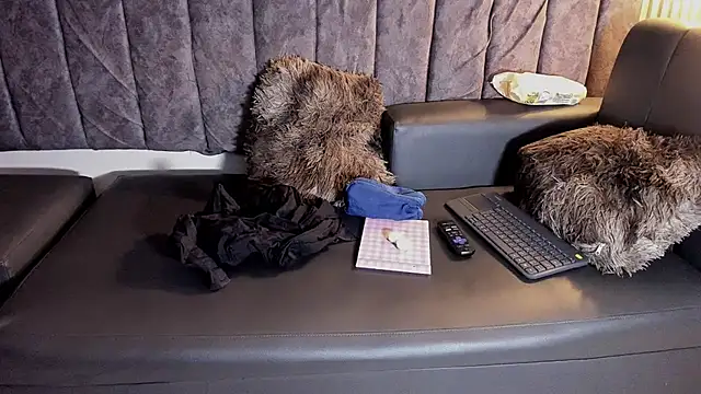 Rowan Mills online show from November 8, 2025, 8:40 pm