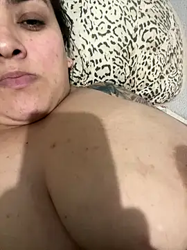 Snapshot of bruna438 chatting on September 9, 2025, 4:45 am bruna438 online show from September 9, 2025, 4:45 am