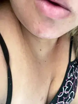 bruna438 online show from January 6, 2026, 11:25 am