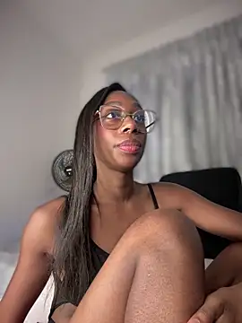 AmyRoss 1 online show from October 27, 2025, 12:53 pm