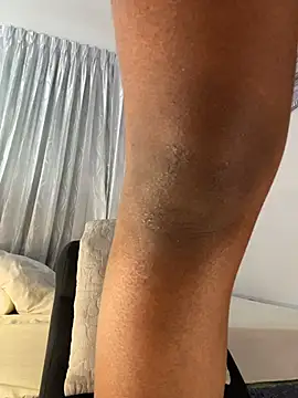 AmyRoss 1 online show from April 8, 2026, 1:33 pm