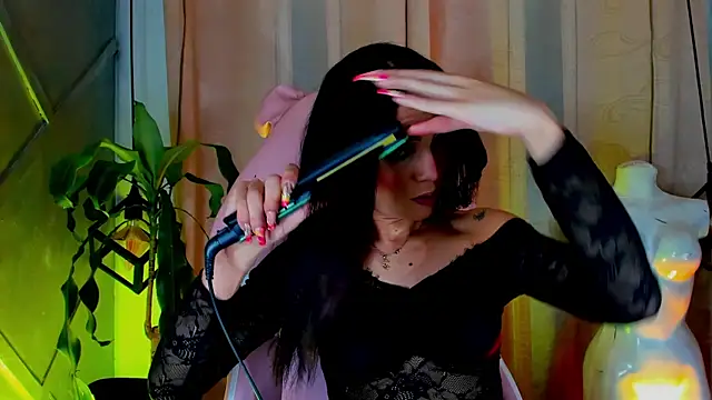 Snapshot of Cristal_Gem1 chatting on July 18, 2026, 3:54 am Cristal Gem1 online show from July 18, 2026, 3:54 am