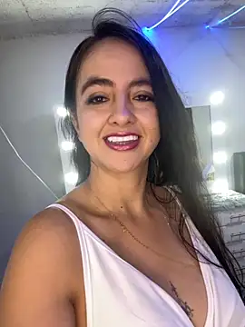 salo-rousee online show from November 22, 2025, 4:50 pm