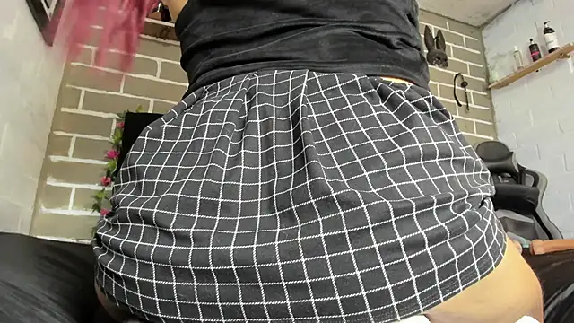 CharlotteBrowm online show from October 10, 2025, 6:07 pm