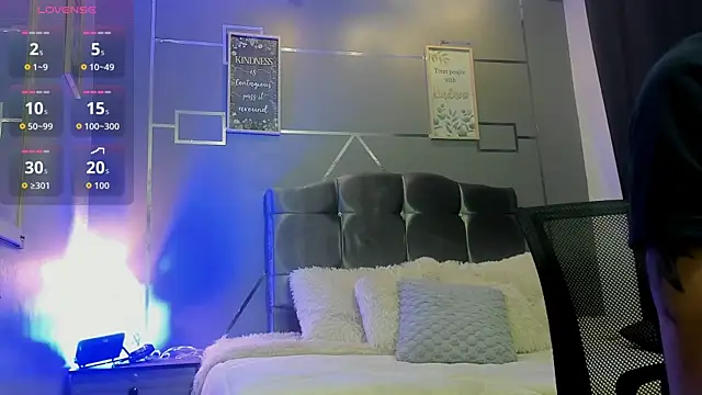 oliver mr  online show from November 26, 2025, 8:21 pm