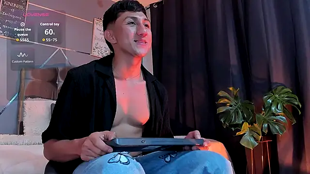 oliver mr  online show from December 1, 2025, 8:14 pm