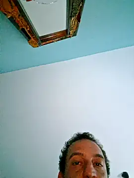 Snapshot of strangerwild chatting on September 29, 2025, 5:56 am strangerwild online show from September 29, 2025, 5:56 am