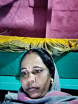 Snapshot of Pooja750 chatting on November 7, 2025, 1:05 am Pooja750 online show from November 7, 2025, 1:05 am